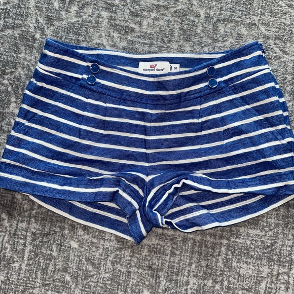 Women’s Vineyard Vines Linen Blue Striped Shorts - Picture 1 of 3